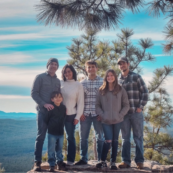 Meet your Posher, Mika - Picture 2 of 3